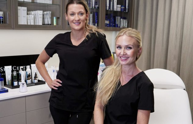 Kosmetiske sykepleiere Reeah og Celine hos Asteta Clinic